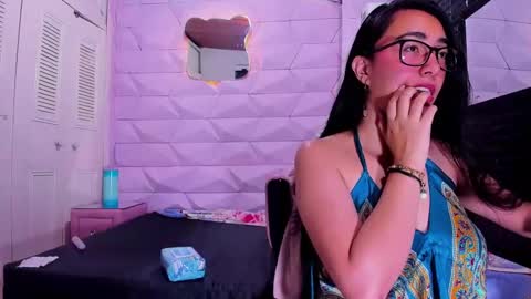 Queen online show from February 2025 10:31:01 PM