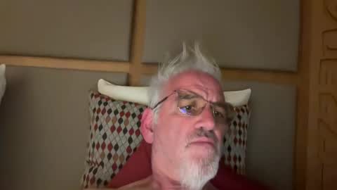 Snapshot of jewlronny chatting on February 2026 09:44:02 PM jewlronny online show from February 2026 09:44:02 PM