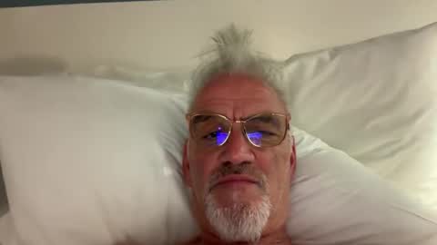 jewlronny online show from April 2026 07:08:02 PM