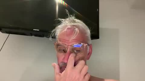 jewlronny online show from April 2026 07:19:02 PM