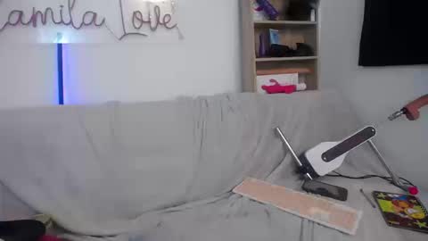 Camila online show from September 2025 04:08:02 PM