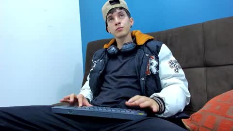 Jheampiero online show from February 2026 08:51:02 PM