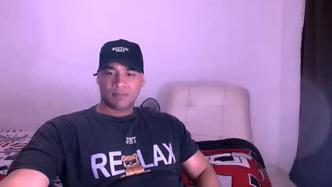 En moreno online show from November 2025 11:41:01 PM