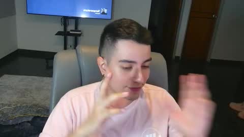 Jhoan Saenz online show from November 2025 02:45:02 AM