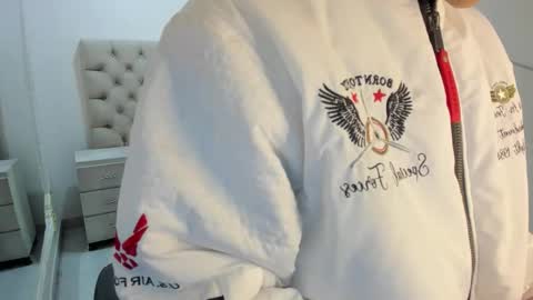 jhoanleandro online show from November 2025 04:56:01 AM