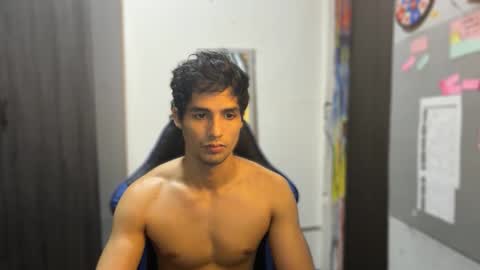 jhon online show from November 2025 05:02:01 PM