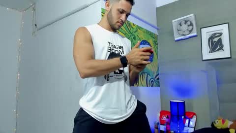 jhonny online show from November 2025 04:36:01 AM