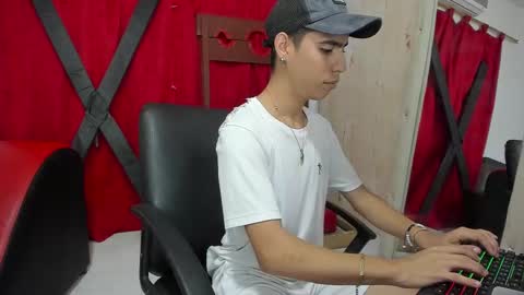 Snapshot of jhonny_latinboy chatting on January 2025 03:33:01 AM Jhonny online show from January 2025 03:33:01 AM