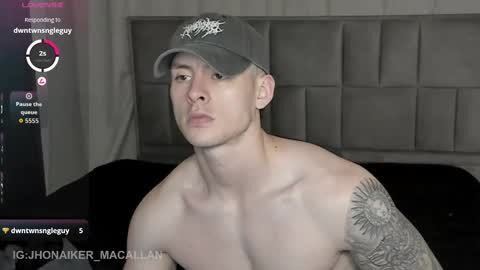 Snapshot of jhonny_macallan chatting on October 2025 05:03:02 AM Jhonaiker online show from October 2025 05:03:02 AM
