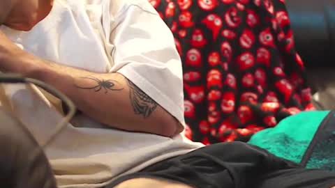 jhonnygoldendick online show from September 2025 11:39:02 PM