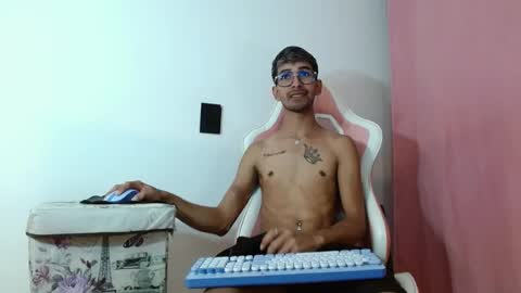 Snapshot of jhonsonvlatino chatting on July 2026 11:54:01 PM jhonsonvlatino online show from July 2026 11:54:01 PM
