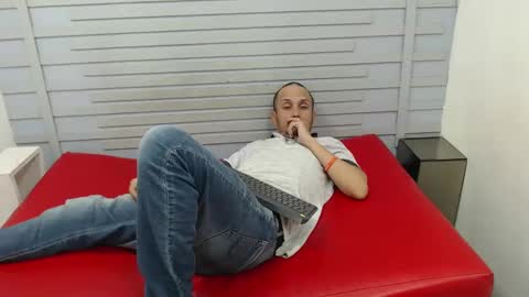 jhontorres018 online show from February 2025 12:43:01 AM