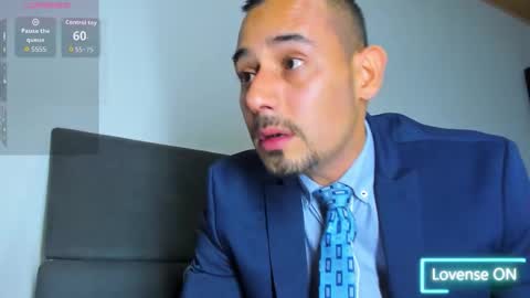 Jhony Alzate online show from November 2025 12:55:01 AM