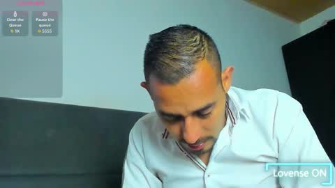 Jhony Alzate online show from February 2026 02:29:01 AM