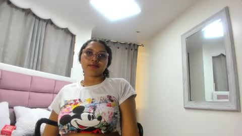 Snapshot of jimena_bell chatting on October 2025 03:07:02 PM Jimena online show from October 2025 03:07:02 PM