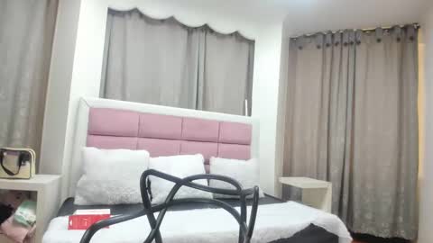 Snapshot of jimena_bell chatting on October 2025 01:08:02 PM Jimena online show from October 2025 01:08:02 PM