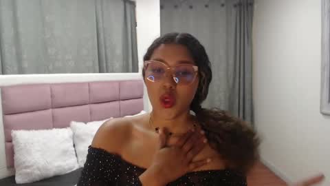 Snapshot of jimena_bell chatting on October 2025 01:23:01 PM Jimena online show from October 2025 01:23:01 PM
