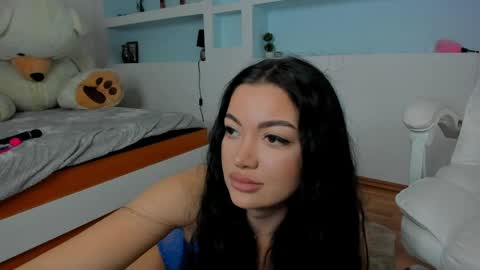 Snapshot of jisselle chatting on April 2026 06:06:01 PM Juliee online show from April 2026 06:06:01 PM