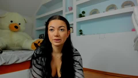 Snapshot of jisselle chatting on May 2026 03:56:01 AM Juliee online show from May 2026 03:56:01 AM