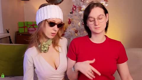 Snapshot of jitoon_exe chatting on December 2024 05:08:01 PM Hey Guys We are Julia ginger  Tina brunette online show from December 2024 05:08:01 PM