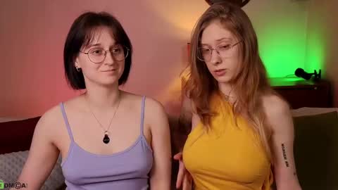 Snapshot of jitoon_exe chatting on February 2025 02:18:01 AM Hey Guys We are Julia ginger  Tina brunette online show from February 2025 02:18:01 AM