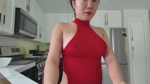 Jiwon online show from March 2026 07:39:01 PM