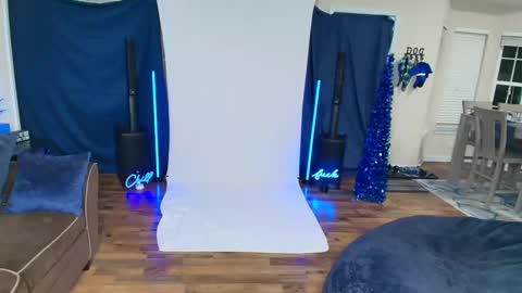 Snapshot of jizzyblue chatting on December 2024 11:12:02 PM Jizzy Blue online show from December 2024 11:12:02 PM