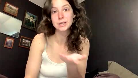 Snapshot of jlynn1997 chatting on April 2026 01:49:02 PM jlynn1997 online show from April 2026 01:49:02 PM