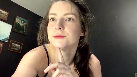Snapshot of jlynn1997 chatting on April 2026 02:35:01 PM jlynn1997 online show from April 2026 02:35:01 PM