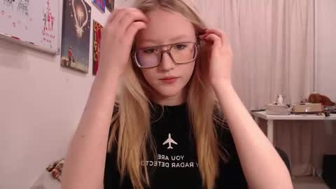 Snapshot of joan_kiss chatting on October 2025 02:47:01 PM joan_kiss online show from October 2025 02:47:01 PM