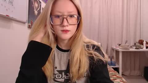 Snapshot of joan_kiss chatting on October 2025 03:20:02 AM joan_kiss online show from October 2025 03:20:02 AM