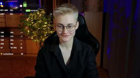 Snapshot of joan_night chatting on April 2026 07:30:02 PM J online show from April 2026 07:30:02 PM