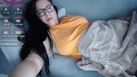 Jo online show from November 2025 12:27:01 PM