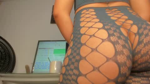 Snapshot of joanyo_brown chatting on December 2024 01:15:02 AM joanyo_brown online show from December 2024 01:15:02 AM