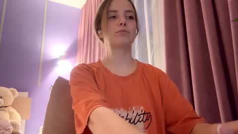 Lina online show from November 2025 11:57:02 AM