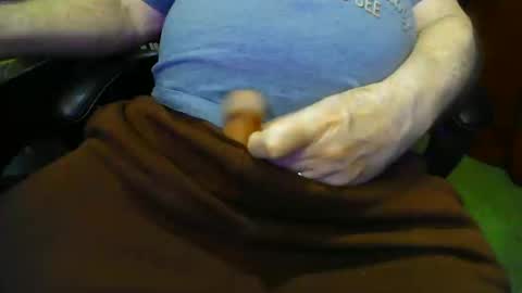 joeyballs123 online show from April 2026 04:41:02 PM