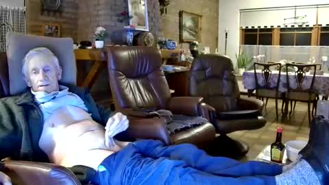 johan7 heet online show from November 2025 08:40:02 PM