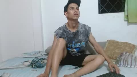 Snapshot of johan_kitten chatting on June 2026 03:21:02 AM johan online show from June 2026 03:21:02 AM