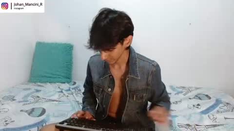 Snapshot of johan_mancini_r chatting on June 2026 03:21:02 PM johan_mancini_r online show from June 2026 03:21:02 PM
