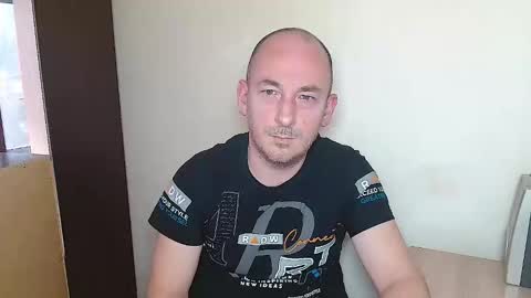 Snapshot of johanbarker chatting on February 2026 12:48:02 PM Johan online show from February 2026 12:48:02 PM