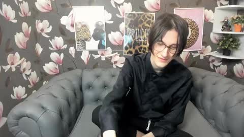 john__strong online show from May 2026 01:52:01 PM