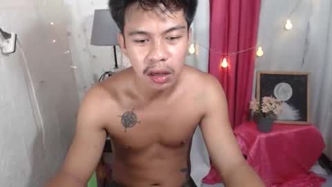 Snapshot of john_carloss chatting on May 2026 01:33:02 AM john and thallea online show from May 2026 01:33:02 AM