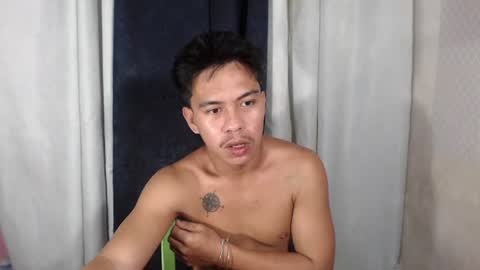 Snapshot of john_carloss chatting on July 2026 11:35:01 AM john and thallea online show from July 2026 11:35:01 AM