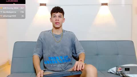 john_ssnow29 online show from December 2025 01:42:01 PM