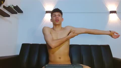 john_ssnow29 online show from February 2026 08:37:01 AM