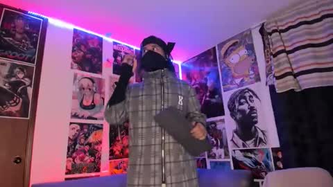 John carrie    Independent  Help me reach my goal 100 likes and 10000 followers  online show from April 2026 11:25:01 PM