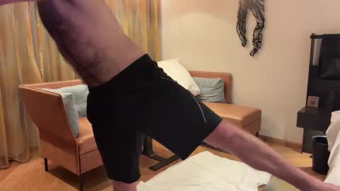 J online show from October 2025 07:12:01 PM