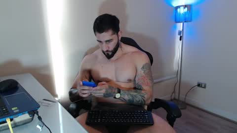 Snapshot of johnklleyn chatting on December 2024 05:33:02 PM john online show from December 2024 05:33:02 PM