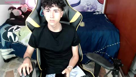 johnny_cagee online show from December 2024 10:25:01 AM