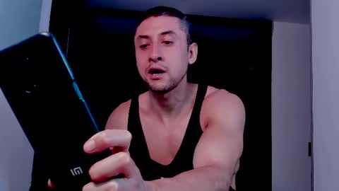Snapshot of johnny_seens1 chatting on June 2026 02:43:02 AM Johnny online show from June 2026 02:43:02 AM